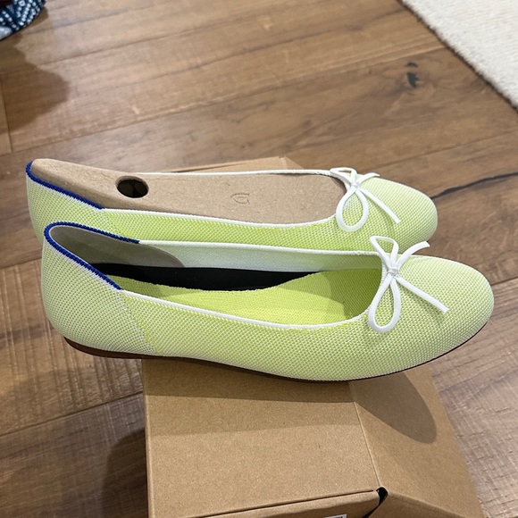 New In Box Rothy's Neon Lime Ballet Flats Size 8.5 - Picture 3 of 5